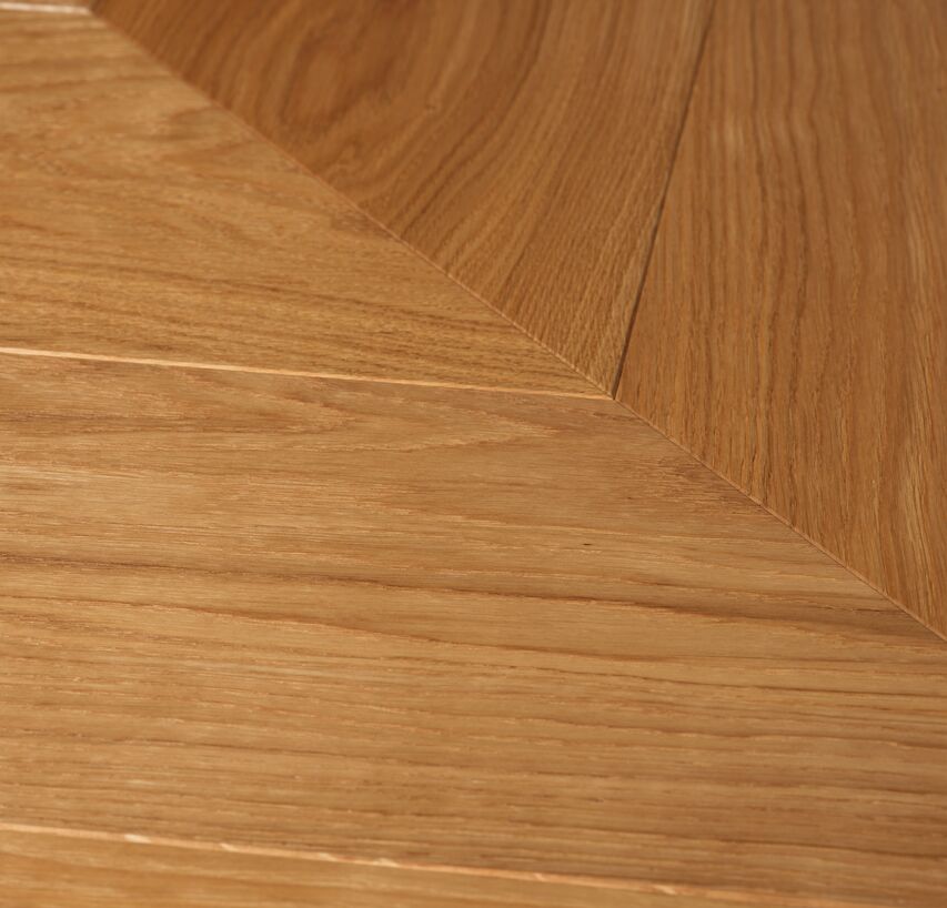OAK Clear Chevron 45° brushed natural oil