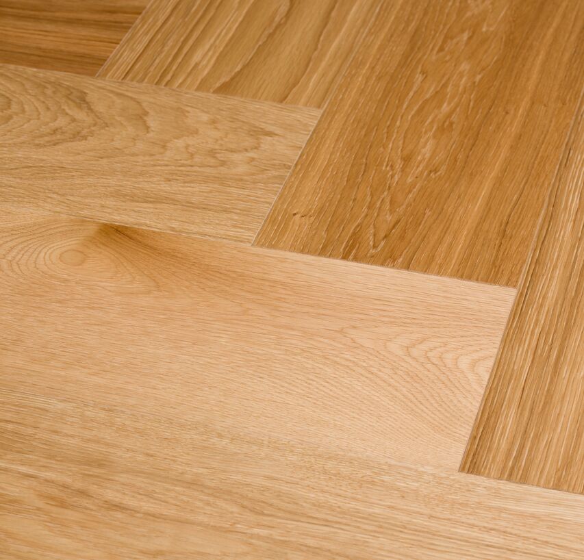 OAK Clear Herringbone 90° brushed natural oil